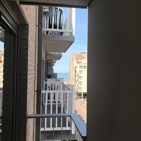 Livorno With Private Parking Апартаменты *